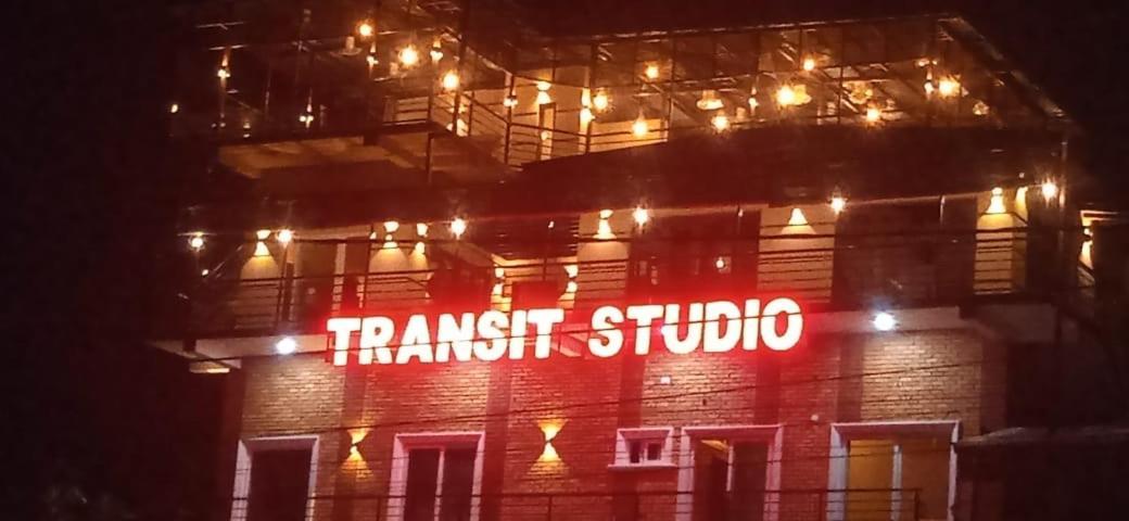 Transit Studio Katunayaka Extérieur photo
