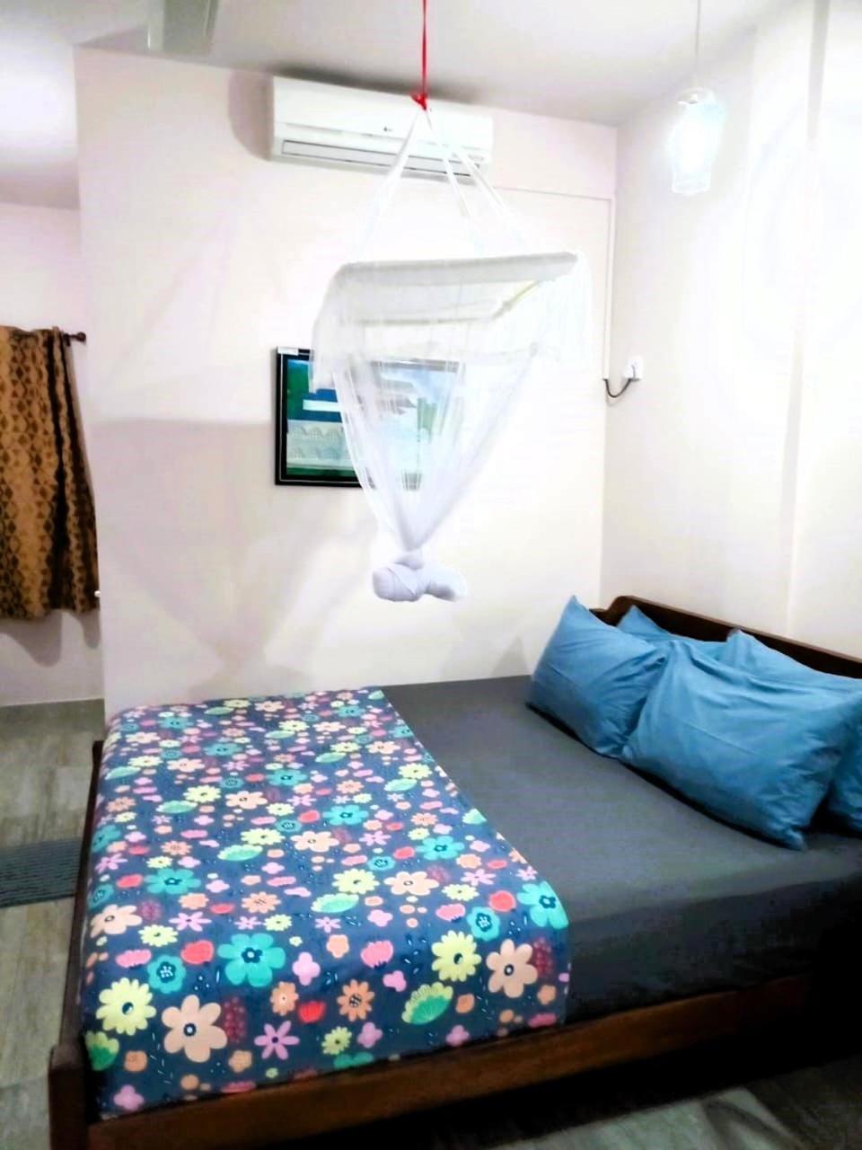 Transit Studio Katunayaka Extérieur photo